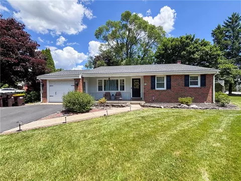 8602 Penny Dr, Bath, PA 18014