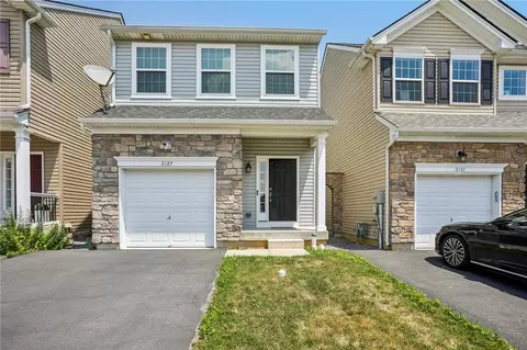2127 Huntington Ln, Easton, PA 18040