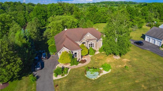 123 Chase Hollow Dr, Nazareth, PA 18064