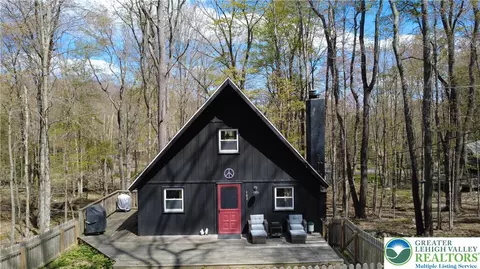 163 Owassa Dr, Pocono Lake, PA 18347
