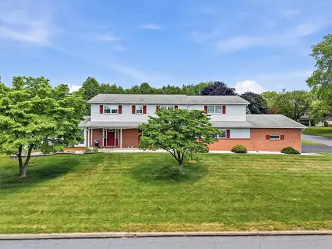 6202 Dove Dr, Bethlehem, PA 18017