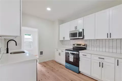 Kitchen - 213 E Raspberry St, Bethlehem, PA 18018 photo 2 of 5