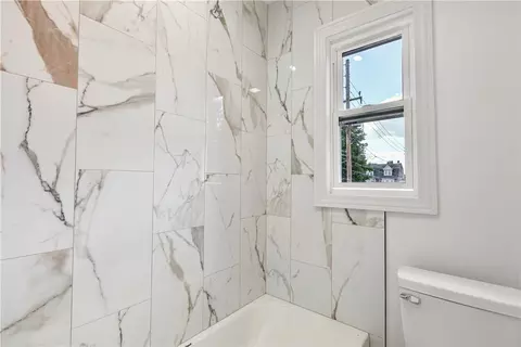 Bath - 213 E Raspberry St, Bethlehem, PA 18018 photo 2 of 3