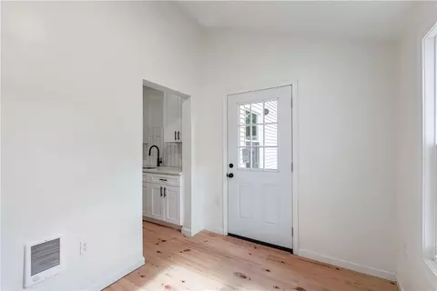 Entry Way - 213 E Raspberry St, Bethlehem, PA 18018 photo 1 of 2