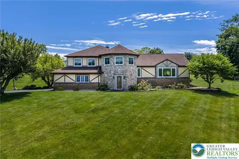 947 Tamenend Rd, Bath, PA 18014