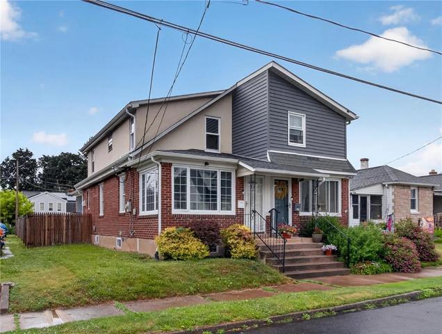 1056 Detweiler Ave, Hellertown, PA 18055