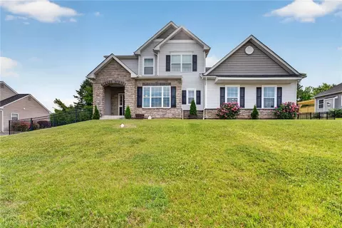 1011 Fehnel Dr, Easton, PA 18045