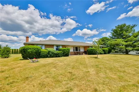 5011 Spruce St, Schnecksville, PA 18078