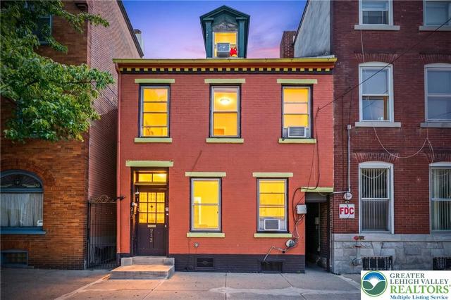 213 8th St, Allentown, PA 18102