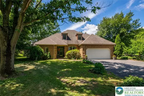 358 Chalet Dr, Bernville, PA 19506