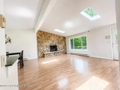 85 Tunkhannock Dr, Albrightsville, PA 18210