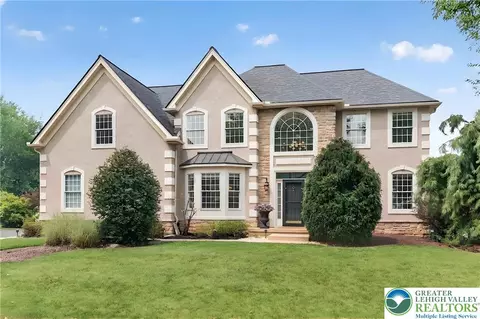 5007 W Saucon Ave, Center Valley, PA 18034