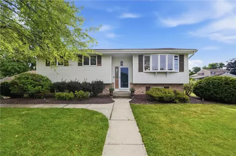 32 Robert Dr, Allentown, PA 18104