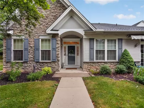 1820 Felicity Ln, Hellertown, PA 18055