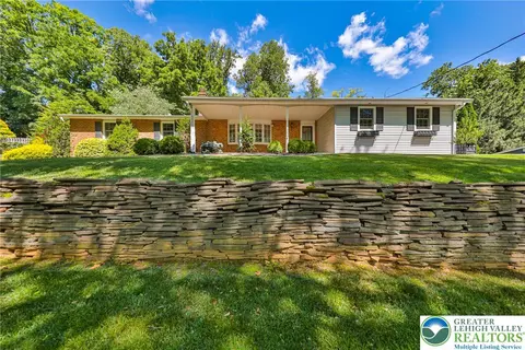 3557 Southwood Dr, Palmer Township, PA 18045