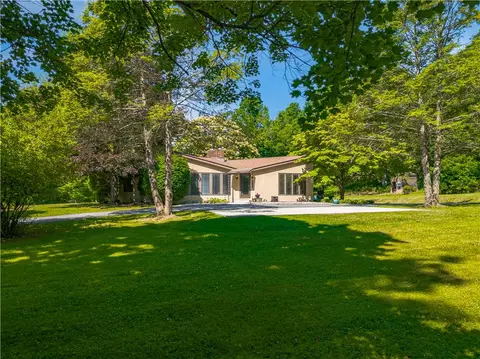 5735 Blue Church Rd, Coopersburg, PA 18036