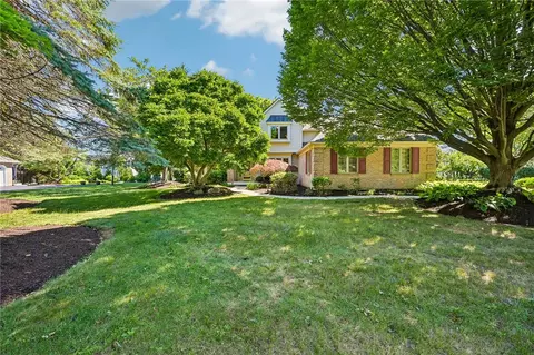 4403 Newton Cir, Emmaus, PA 18049