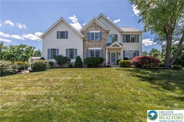 5110 Adriana Ct, Center Valley, PA 18034