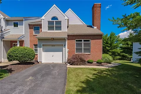 8009 Cross Creek Cir #38, Breinigsville, PA 18031