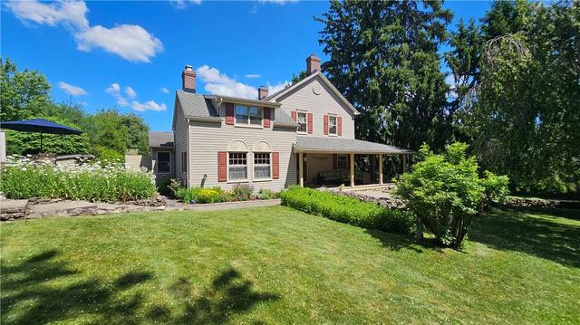 585 Buttermilk Rd, Hellertown, PA 18055