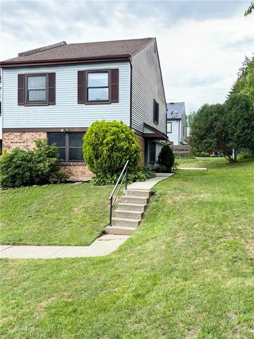 1726 Saratoga Ct, Allentown, PA 18104