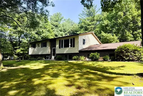 525 Pinewood Rd, Lehighton, PA 18235