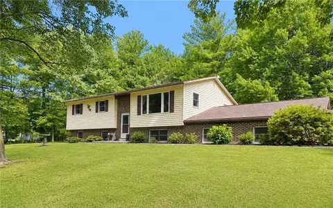 525 Pinewood Rd, Lehighton, PA 18235