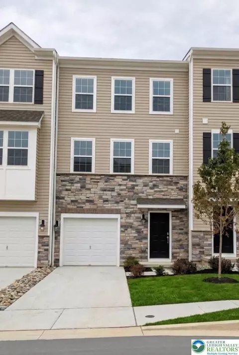 8305 Brodie Ct, Macungie Twp, PA 18031