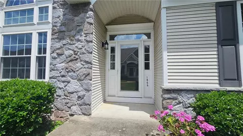 1866 Gregory Pl, Hellertown, PA 18055 photo 3