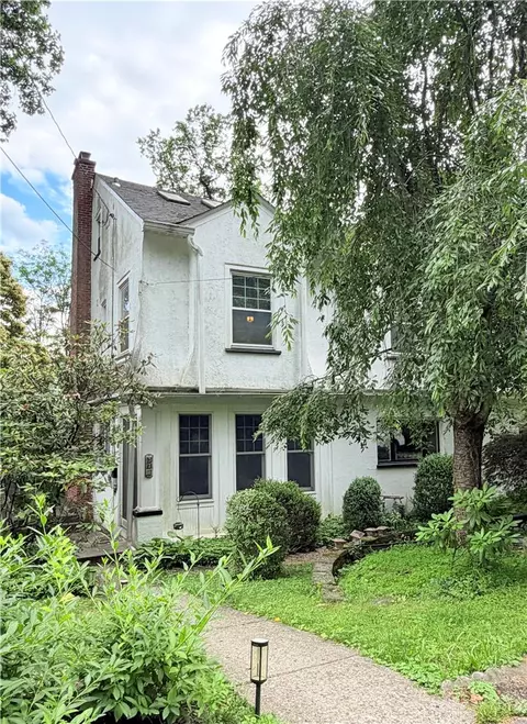 377 Shawnee Dr, Easton, PA 18042