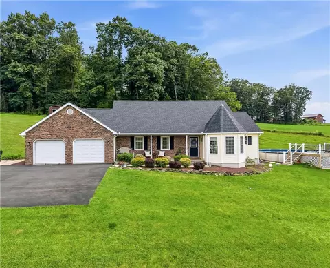 9868 Stagecoach Rd, Kempton, PA 19529