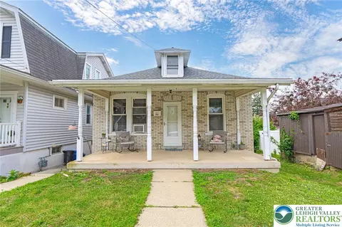 1202 Wiley St, Fountain Hill, PA 18015