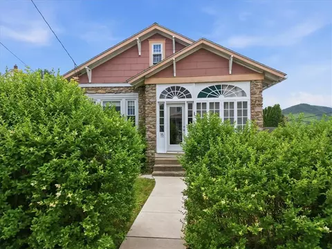 15 W 9th St, Jim Thorpe, PA 18229