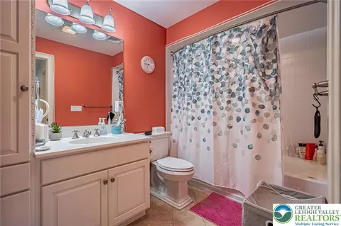 Bath - 2061 Forge Run, Bethlehem, PA 18015 photo 3 of 4