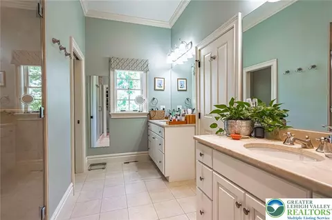 Bath - 2061 Forge Run, Bethlehem, PA 18015 photo 1 of 4