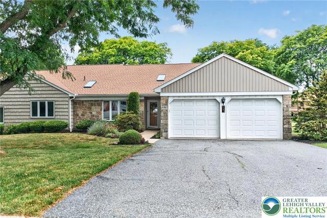 5702 Merion Ln, Macungie, PA 18062