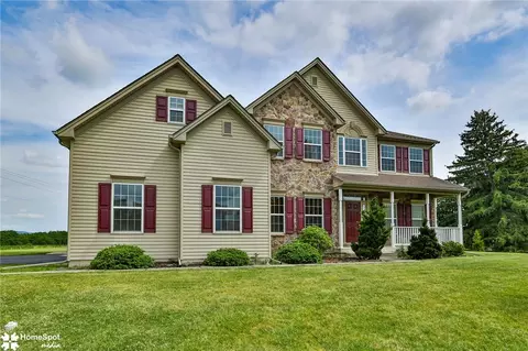 4704 Reston Dr, Easton, PA 18040