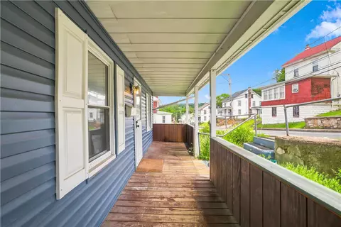 242 Hudsondale St, Weatherly, PA 18255