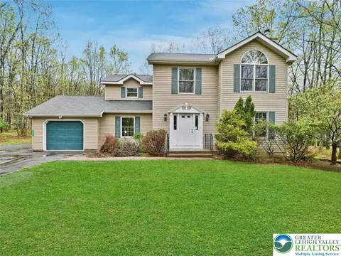 1158 Brian Ln, Effort, PA 18330