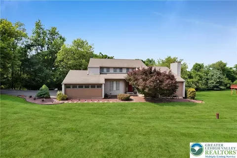 2081 Dolores Ln, Hellertown, PA 18055