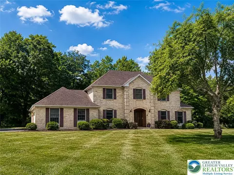 4290 Ascot Cir, Allentown, PA 18103