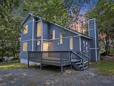 9318 Fairmount Way, Coolbaugh Twp, PA 18466