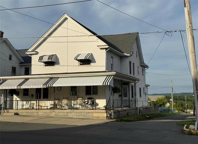 135 N 3rd St, Lehighton, PA 18235
