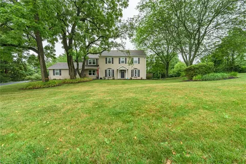 4620 Hale Ln, Emmaus, PA 18049