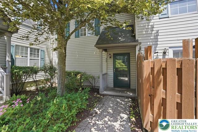 509 Walnut Grove Rd, East Stroudsburg, PA 18301