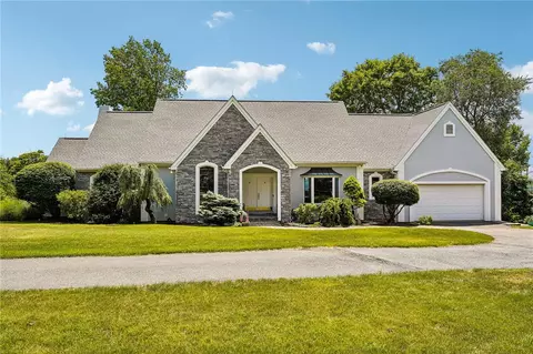 280 Sky Line Dr, Williams Twp, PA 18042