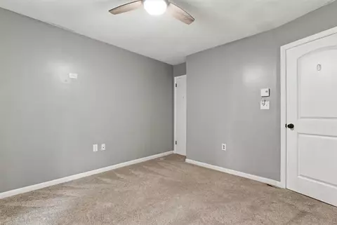 Bedroom - 142 Saunders Dr, Saw Creek, PA 18324 photo 2 of 8