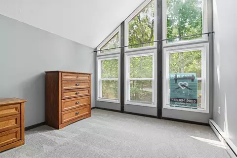 Bedroom - 142 Saunders Dr, Saw Creek, PA 18324 photo 6 of 8