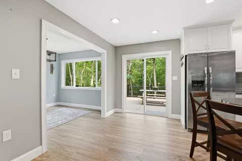 Entry Way - 142 Saunders Dr, Saw Creek, PA 18324 photo 4 of 5
