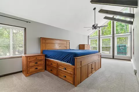 Bedroom - 142 Saunders Dr, Saw Creek, PA 18324 photo 4 of 8